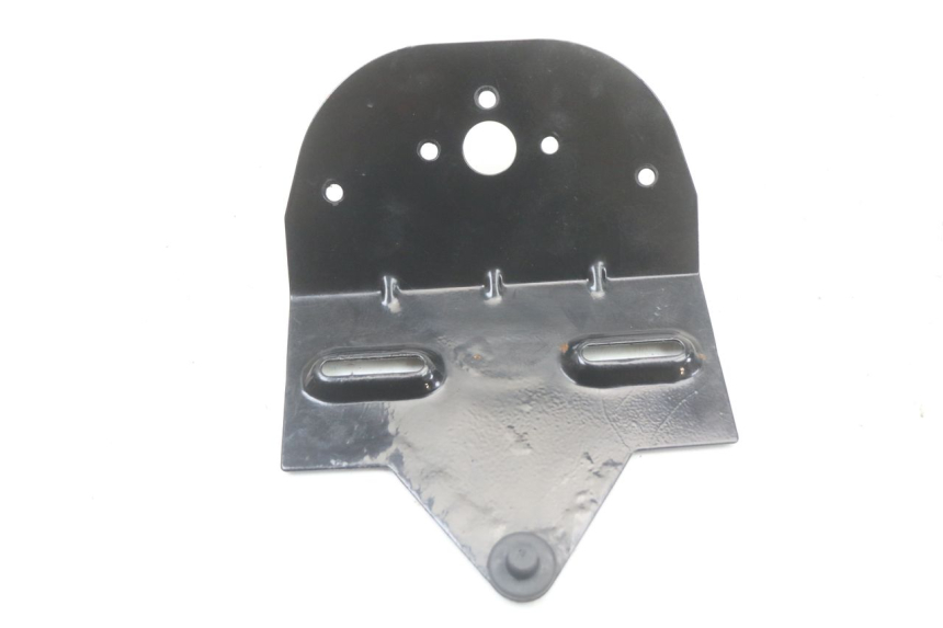 photo de UCHWYT TABLICY REJESTRACYJNEJ REGAL RAPTOR RAXTER 2 125 (2007 - 2015) - Zbliżenie techniczne