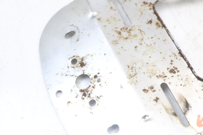 photo de UCHWYT TABLICY REJESTRACYJNEJ REGAL RAPTOR SPYDER 125 (2010 - 2018) - Stan powierzchni