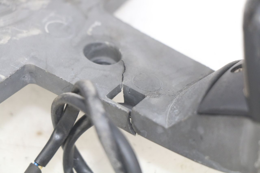 photo de UCHWYT TABLICY REJESTRACYJNEJ APRILIA SCARABEO LIGHT 125 (2007 - 2011) - Inny kąt widzenia