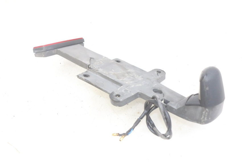 photo de UCHWYT TABLICY REJESTRACYJNEJ APRILIA SCARABEO LIGHT 125 (2007 - 2011) - Zbliżenie techniczne