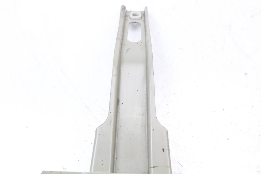 photo de UCHWYT TABLICY REJESTRACYJNEJ APRILIA SR 2T 50 (2018 - 2022) - Zoom stanu zużycia