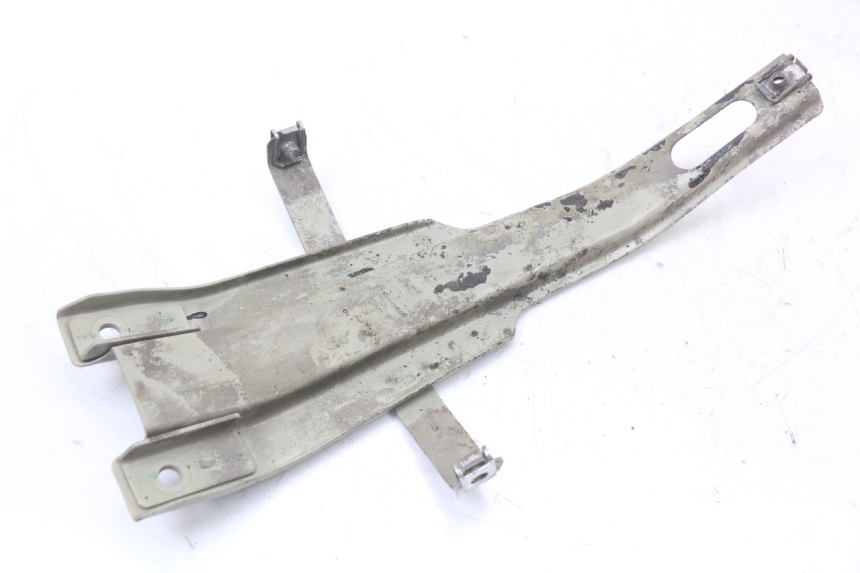 photo de UCHWYT TABLICY REJESTRACYJNEJ APRILIA SR 2T 50 (2018 - 2022) - Zbliżenie techniczne