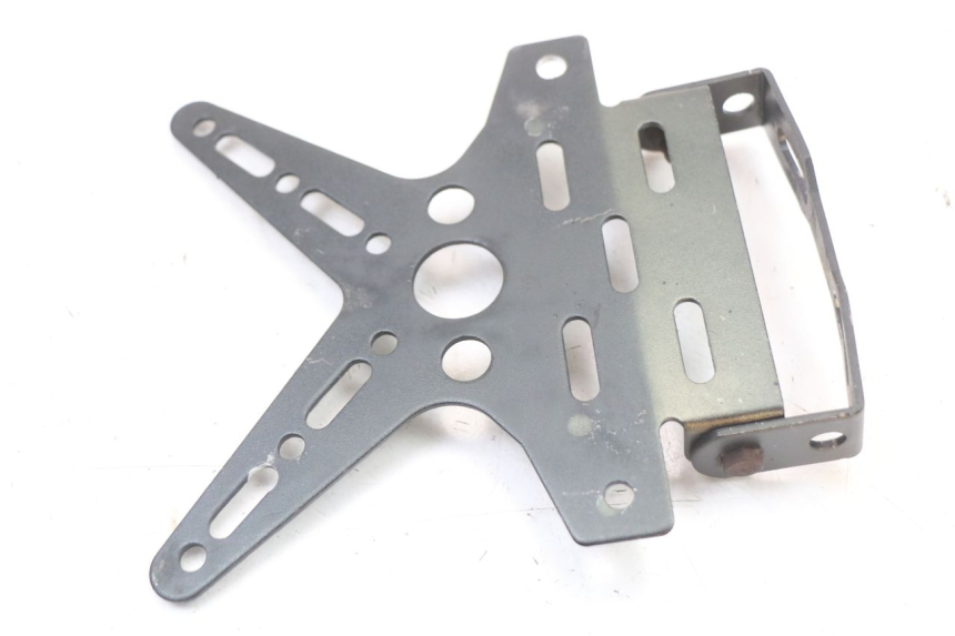 photo de UCHWYT TABLICY REJESTRACYJNEJ SUZUKI SV S 650 (1999 - 2002) - Szczegół części