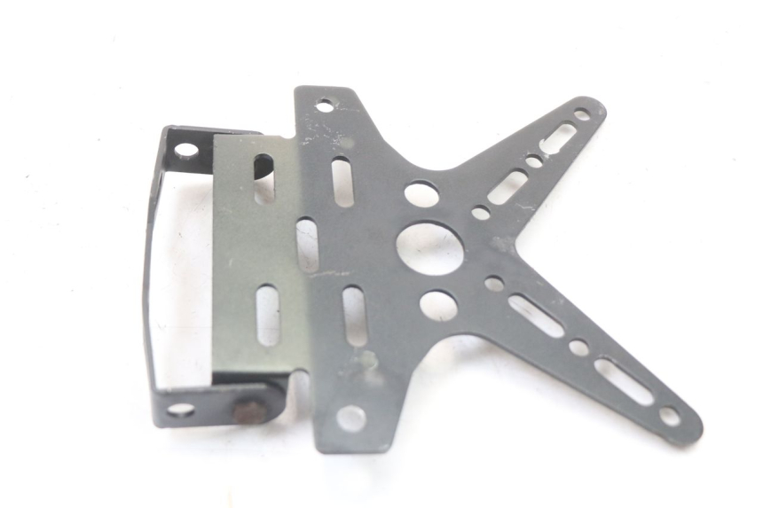 photo de UCHWYT TABLICY REJESTRACYJNEJ SUZUKI SV S 650 (1999 - 2002) - Zoom stanu zużycia