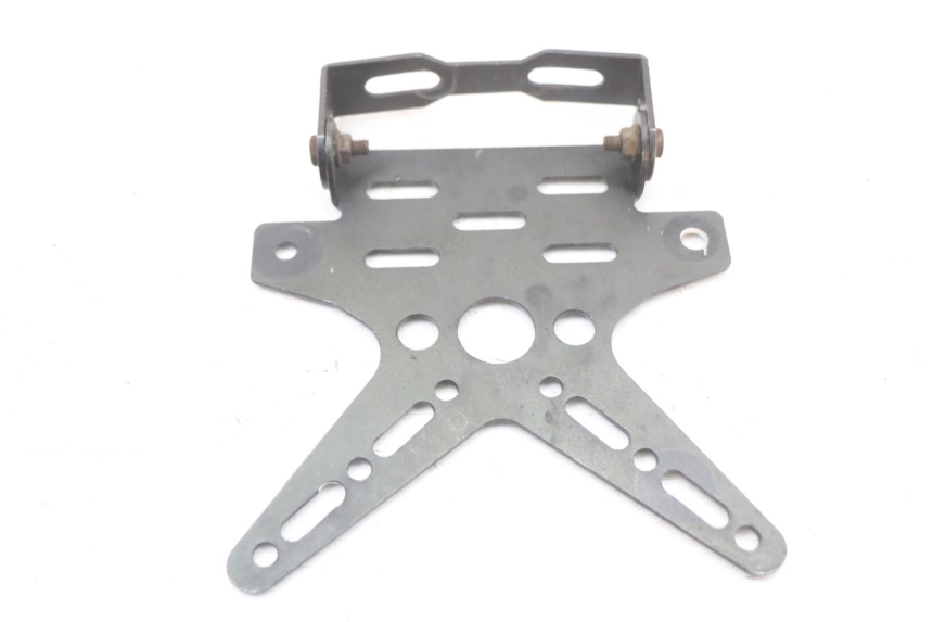 photo de UCHWYT TABLICY REJESTRACYJNEJ SUZUKI SV S 650 (1999 - 2002) - Zbliżenie techniczne