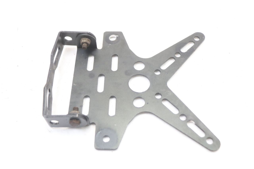 photo de UCHWYT TABLICY REJESTRACYJNEJ SUZUKI SV S 650 (1999 - 2002) - Stan powierzchni