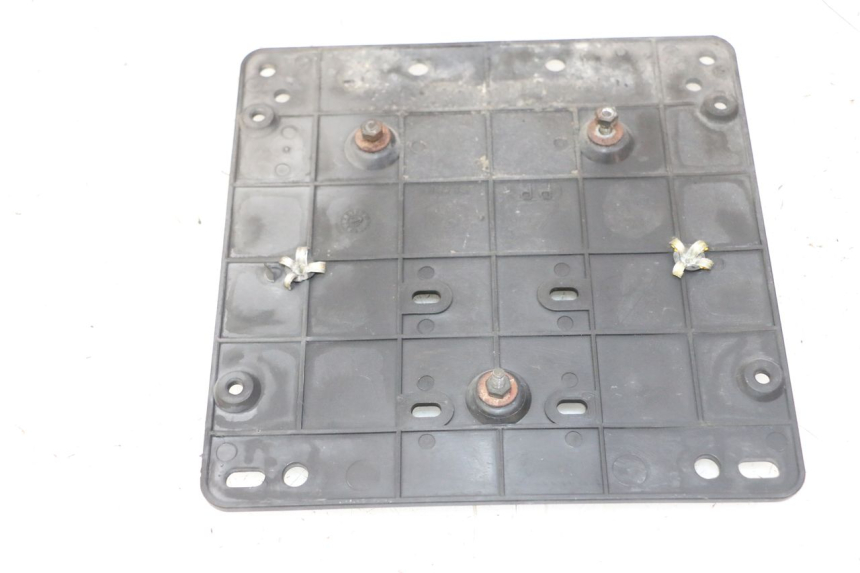 photo de UCHWYT TABLICY REJESTRACYJNEJ PIAGGIO X9 EVOLUTION 125 (2003 - 2007) - Szczegół części