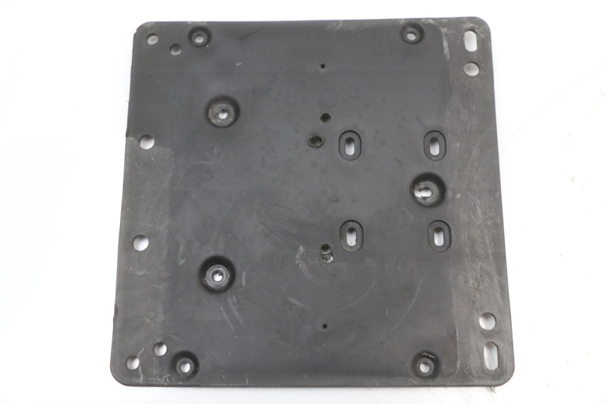 photo de UCHWYT TABLICY REJESTRACYJNEJ PIAGGIO XEVO - X EVO 125 (2007 - 2017) - Widok główny