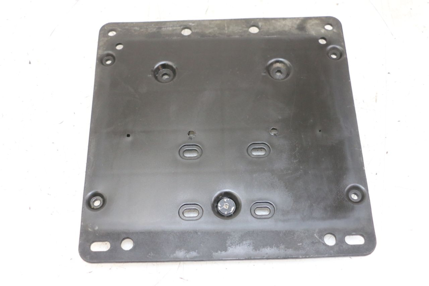 photo de UCHWYT TABLICY REJESTRACYJNEJ PIAGGIO XEVO - X EVO 125 (2007 - 2017) - Widok główny