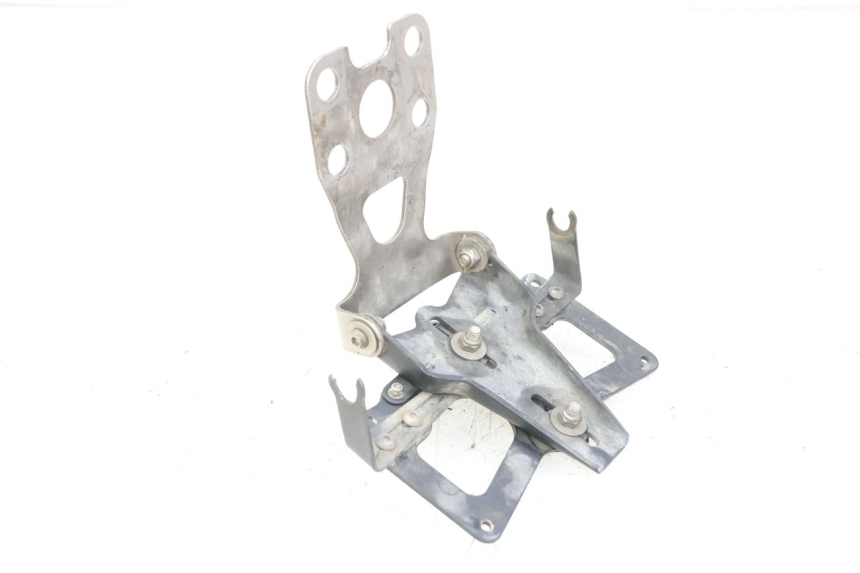 photo de UCHWYT TABLICY REJESTRACYJNEJ YAMAHA XJ6 ABS 600 (2008 - 2016) - Szczegół części