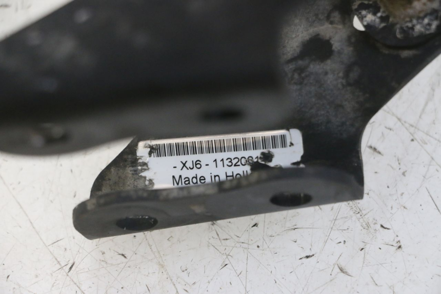 photo de UCHWYT TABLICY REJESTRACYJNEJ YAMAHA XJ6 ABS 600 (2008 - 2016) - Szczegół części