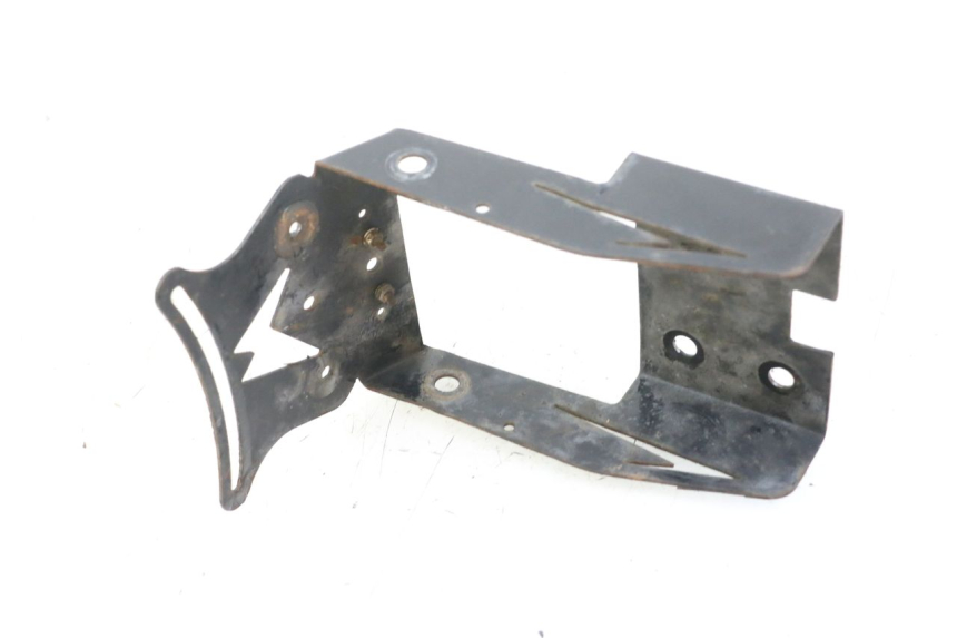 photo de UCHWYT TABLICY REJESTRACYJNEJ YAMAHA XJ6 600 (2008 - 2016) - Szczegół części