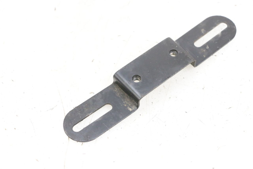 photo de UCHWYT TABLICY REJESTRACYJNEJ KAWASAKI ZR 7 750 (1999 - 2004) - Szczegół części