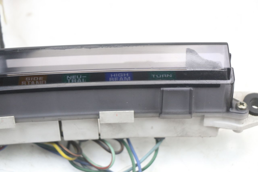 photo de ZESTAW WSKAŹNIKÓW HONDA CBR F 1000 (1993 - 1996) - Inny kąt widzenia