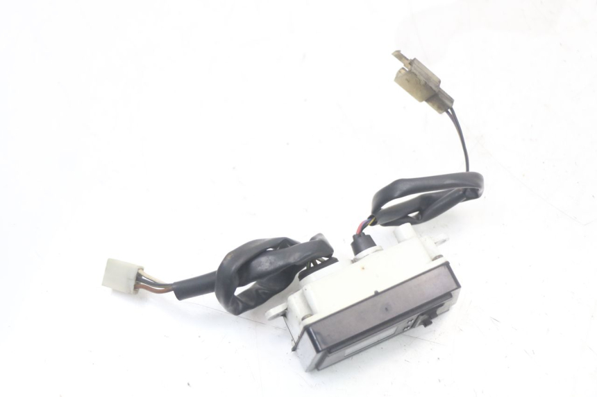 photo de ZESTAW WSKAŹNIKÓW KAWASAKI GTR 1000 (1994 - 2004) - Zoom stanu zużycia