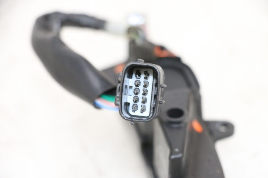 photo de ZESTAW WSKAŹNIKÓW PIAGGIO MP3 HPE 300 (2019 - 2026) - Zoom stanu zużycia