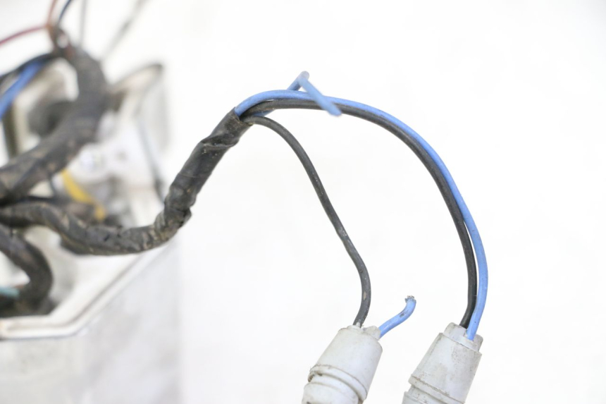 photo de ZESTAW WSKAŹNIKÓW YAMAHA XJN DIVERSION 600 (2000 - 2003) - Zbliżenie techniczne