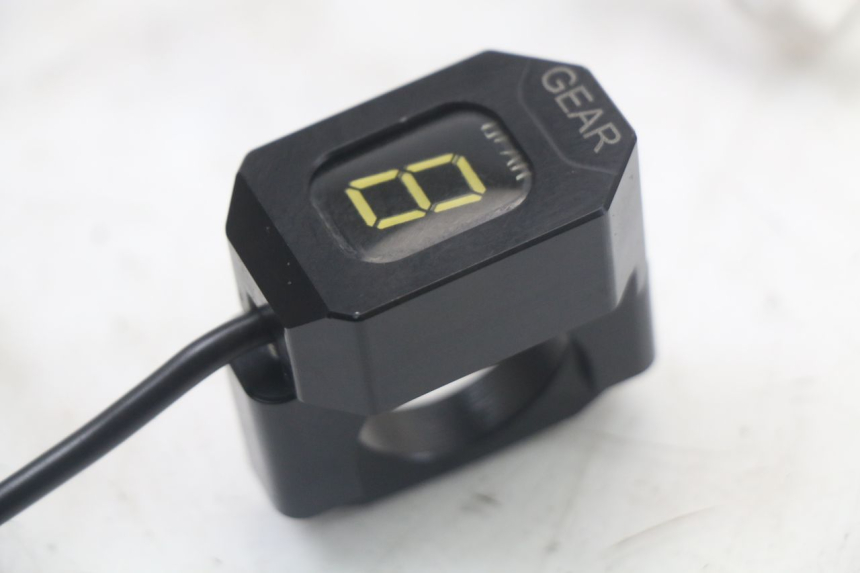 photo de ZESTAW WSKAŹNIKÓW YAMAHA FZ1 FAZER 1000 (2007 - 2009) - Inny kąt widzenia