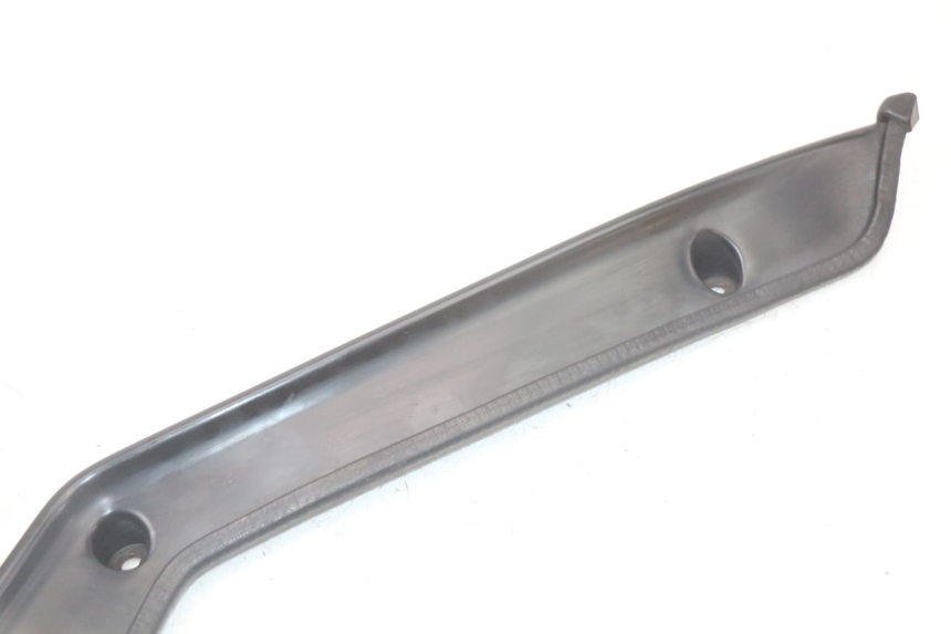 photo de PANEL WEWNĘTRZNY PRAWY KAWASAKI GTR 1000 (1994 - 2004) - Zoom stanu zużycia