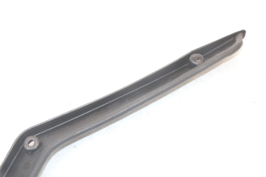 photo de WEWNĘTRZNA LEWA OSŁONA KAWASAKI GTR 1000 (1994 - 2004) - Punkty mocowania