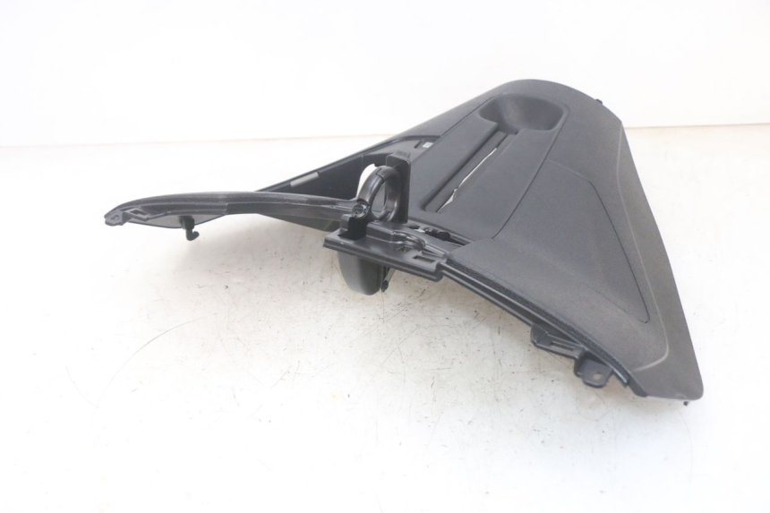 photo de PODSZYBIE WEWNĘTRZNE PIAGGIO MP3 HPE 300 (2019 - 2026) - Stan powierzchni
