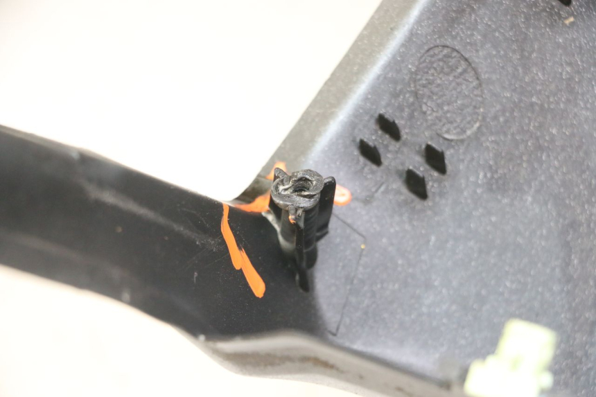 photo de PODSZYBIE WEWNĘTRZNE PEUGEOT SATELIS 125 (2013 - 2018) - Stan powierzchni