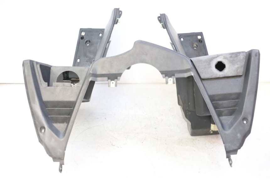 photo de PODSZYBIE WEWNĘTRZNE PEUGEOT SATELIS 125 (2013 - 2018) - Zbliżenie komponentów