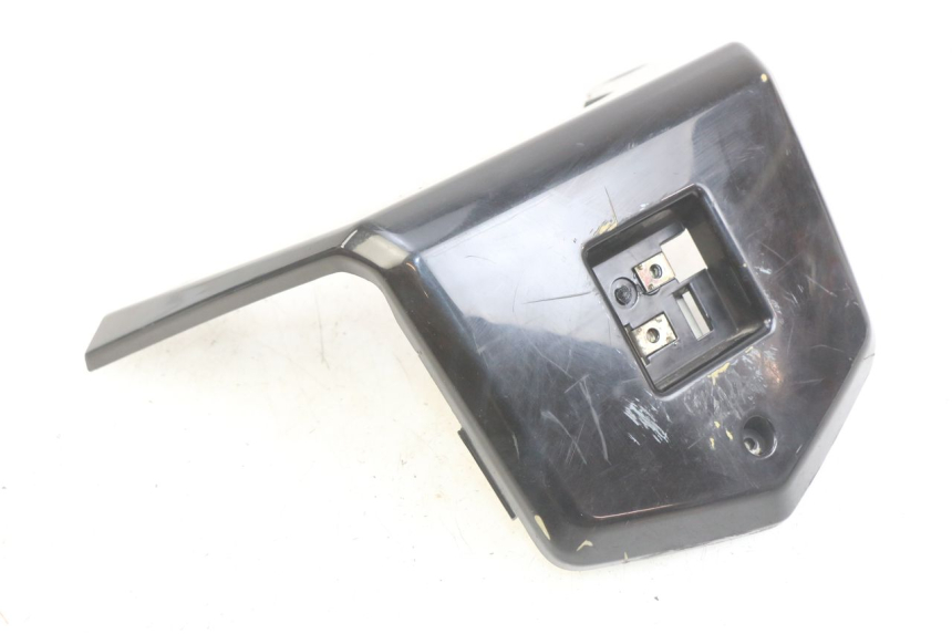 photo de GÓRNA OSŁONA WEWNĘTRZNA KYMCO DINK STREET 125 (2009 - 2014) - Zbliżenie techniczne