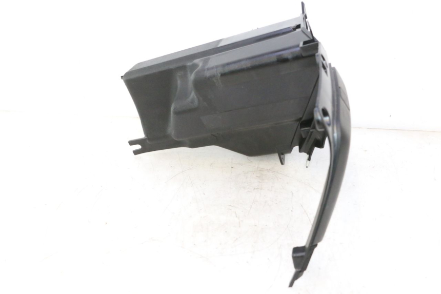 photo de GÓRNA WEWNĘTRZNA OSŁONA HONDA FJS SILVER WING SILVERWING 400 (2005 - 2008) - Zbliżenie techniczne