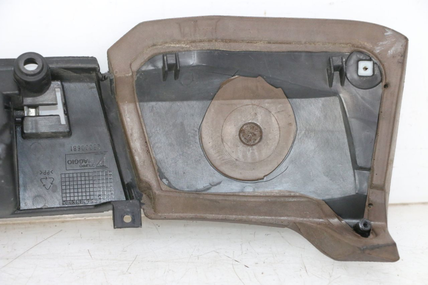 photo de Górna osłona wewnętrzna PIAGGIO MP3 500 (2014 - 2017) - Widok ogólny