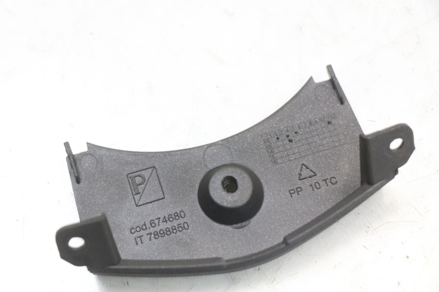 photo de Górna osłona wewnętrzna PIAGGIO X10 125 (2012 - 2017) - Inny kąt widzenia