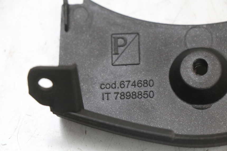 photo de Górna osłona wewnętrzna PIAGGIO X10 125 (2012 - 2017) - Zbliżenie techniczne