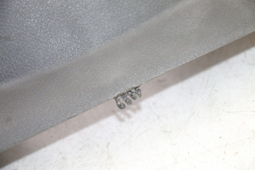 photo de GÓRNA OSŁONA WEWNĘTRZNA YAMAHA YP MAJESTY 125 (2002 - 2006) - Szczegół części