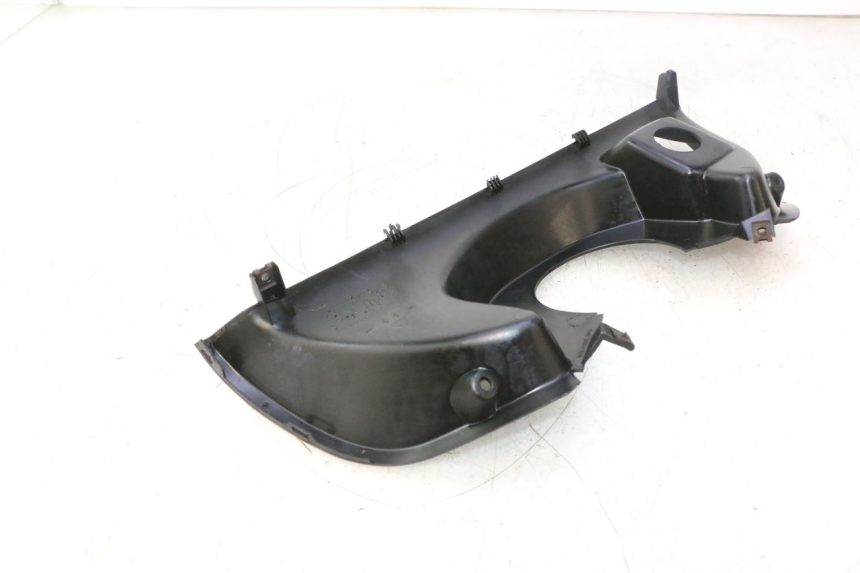 photo de GÓRNA OSŁONA WEWNĘTRZNA YAMAHA YP MAJESTY 125 (2002 - 2006) - Zbliżenie techniczne