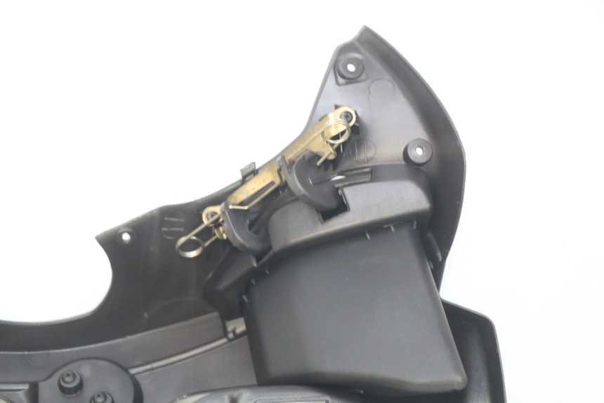 photo de PODSZYBIE WEWNĘTRZNE PIAGGIO X9 125 (2000 - 2003) - Punkty mocowania