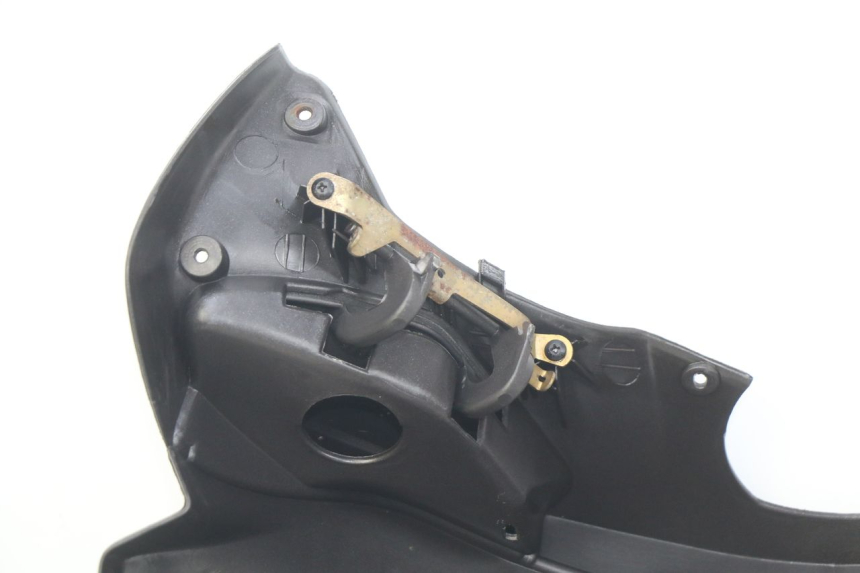 photo de PODSZYBIE WEWNĘTRZNE PIAGGIO X9 125 (2000 - 2003) - Stan powierzchni