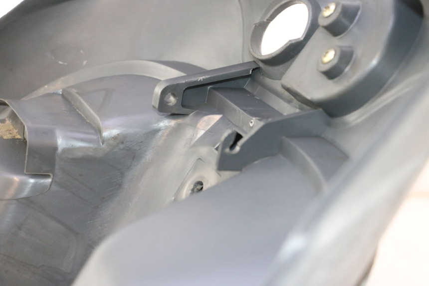 photo de FARTUCH WEWNĘTRZNY PIAGGIO ZIP 4T 50 (2006 - 2017) - Zbliżenie techniczne