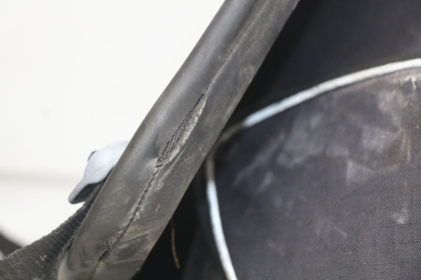 photo de OSŁONA OCHRONNA SUZUKI BURGMAN 650 (2002 - 2004) - Szczegóły charakterystyczne