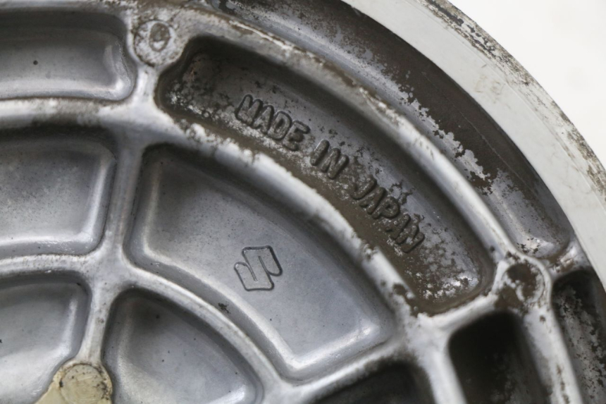 photo de BĘBEN TYLNY SUZUKI GSX E 250 (1982 - 1983) - Zbliżenie techniczne