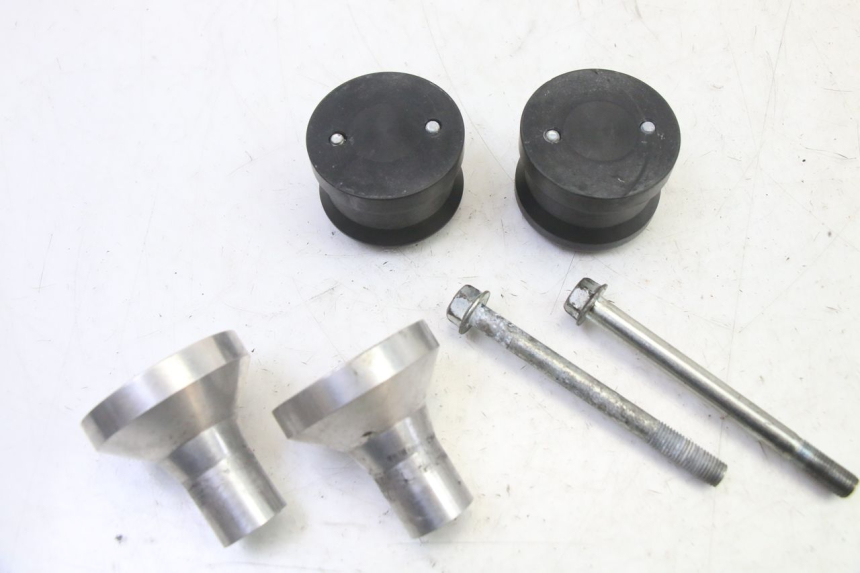 photo de TŁUMIK SILNIKA SUZUKI SV S 650 (2003 - 2009) - Szczegół części