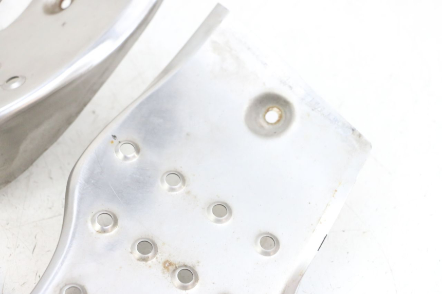 photo de MATA PODNÓŻKA ADIVA AD3 300 (2014 - 2020) - Szczegóły charakterystyczne