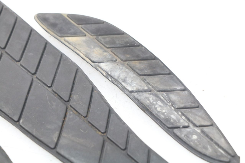 photo de MATA PODNÓŻKA ERIDER CARGO 1 (2009 - 2018) - Stan powierzchni