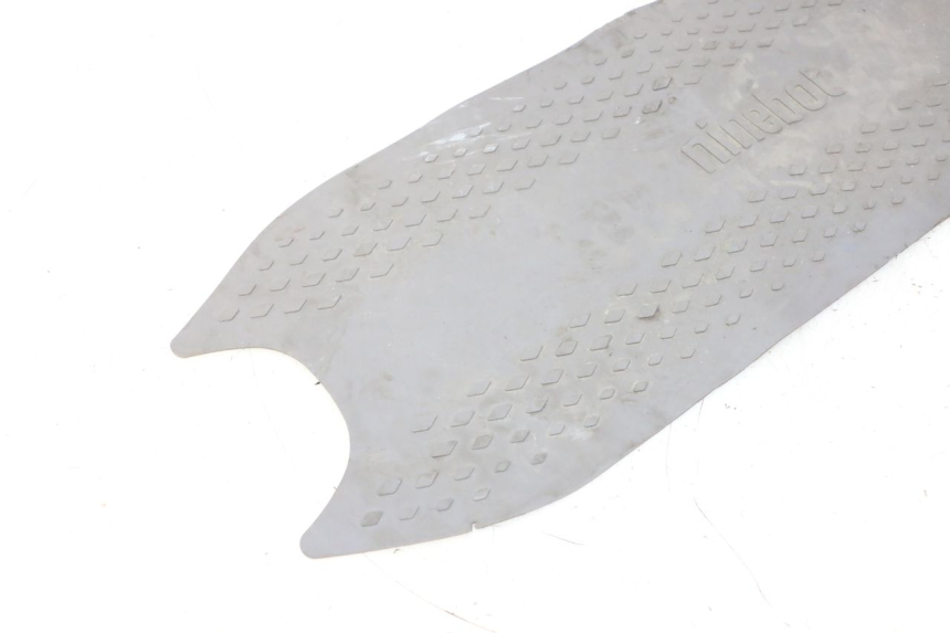 photo de MATA PODNÓŻKA SEGWAY NINEBOT F65I 1 - Zbliżenie techniczne