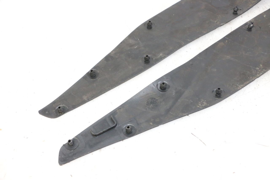 photo de MATA PODNÓŻKA HONDA FORZA ABS 300 (2013 - 2017) - Zbliżenie techniczne