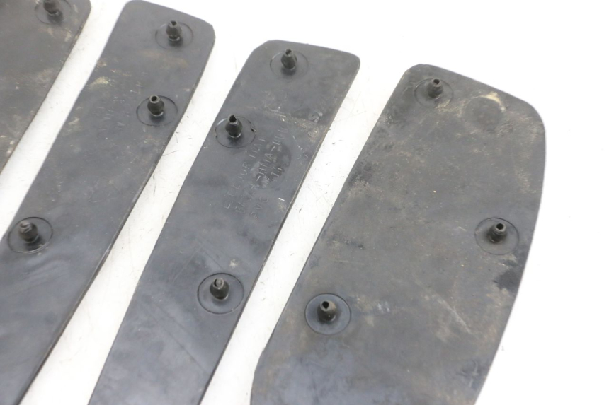 photo de MATA PODNÓŻKA SYM GTS EVO 125 (2009 - 2013) - Szczegół części