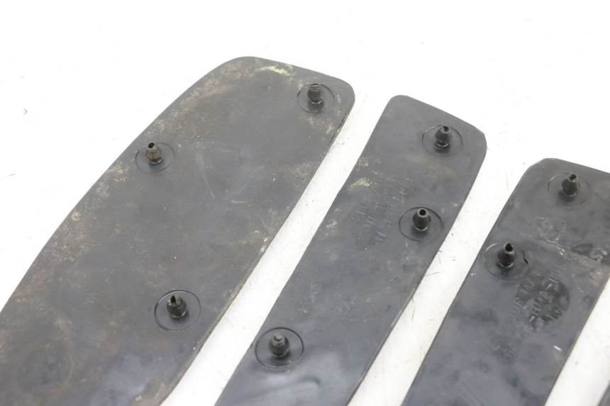 photo de MATA PODNÓŻKA SYM GTS EVO 125 (2009 - 2013) - Zbliżenie techniczne