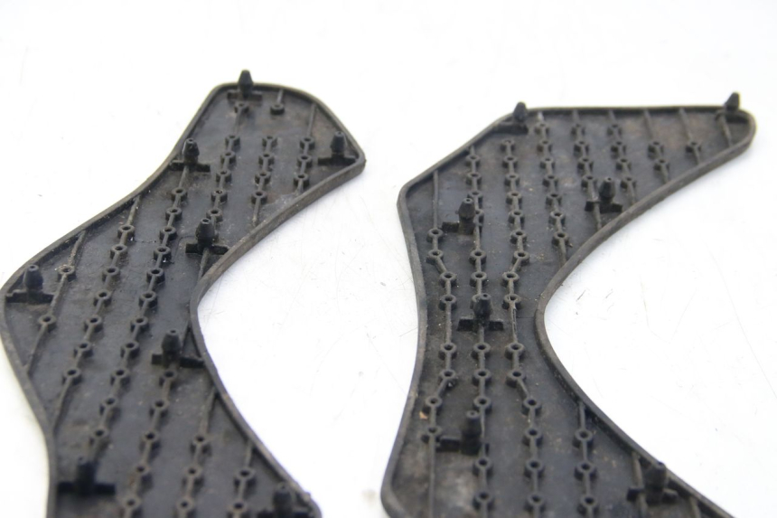 photo de MATA PODNÓŻKA YAMAHA HW XENTER 125 (2011 - 2017) - Zoom stanu zużycia