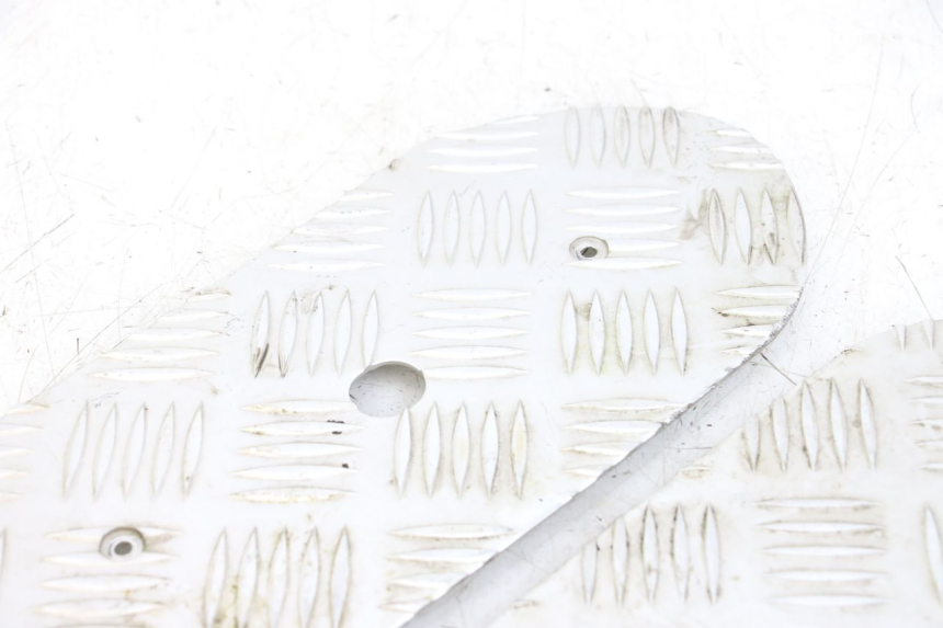 photo de MATA PODNÓŻKA PEUGEOT KISBEE 4T 50 (2018 - 2022) - Inny kąt widzenia