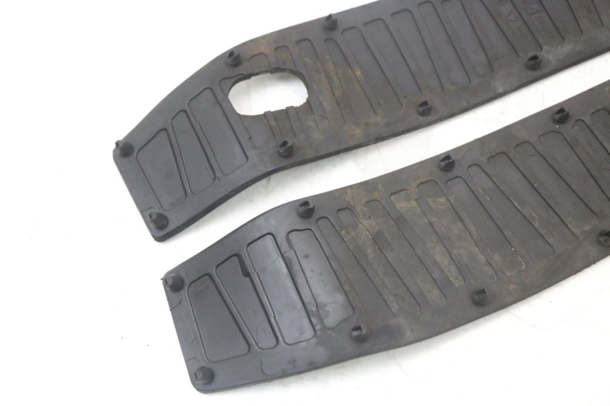 photo de MATA PODNÓŻKA PIAGGIO MP3 HPE 350 (2018 - 2020) - Stan powierzchni