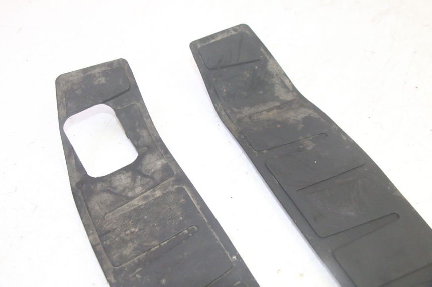 photo de MATA PODNÓŻKA PIAGGIO MP3 HPE 350 (2018 - 2020) - Zoom stanu zużycia